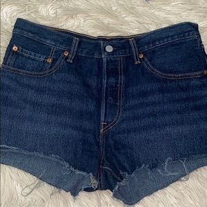 BRAND NEW LEVI HIGH WAISTED SHORTS